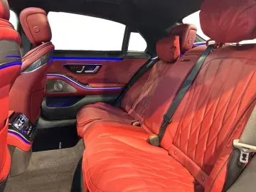 MERCEDES-BENZ AMG S 63 E Performance AMG MBUX Burm Night HUD