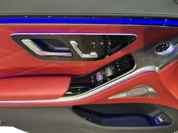 MERCEDES-BENZ AMG S 63 E Performance AMG MBUX Burm Night HUD