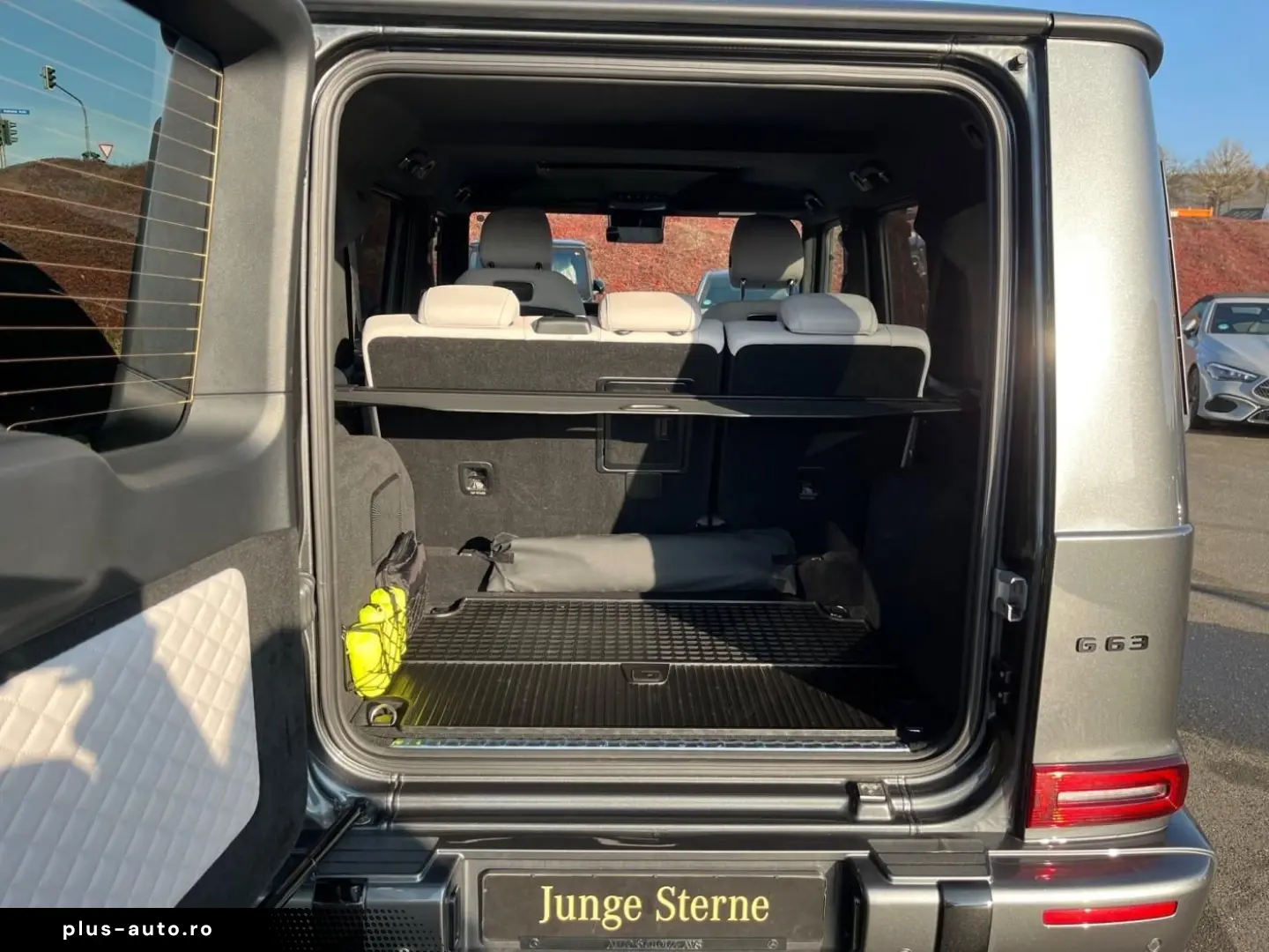 MERCEDES-BENZ G 63 AMG Drivers Package Burmester 360