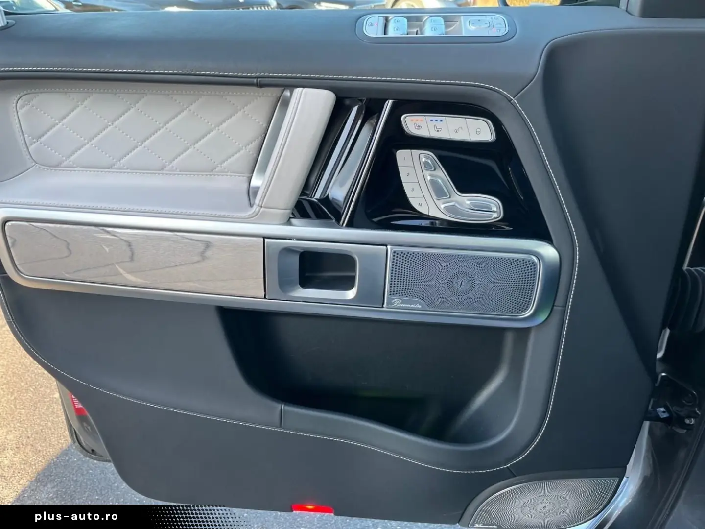 MERCEDES-BENZ G 63 AMG Drivers Package Burmester 360