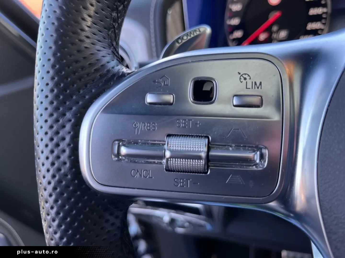 MERCEDES-BENZ G 63 AMG Drivers Package Burmester 360