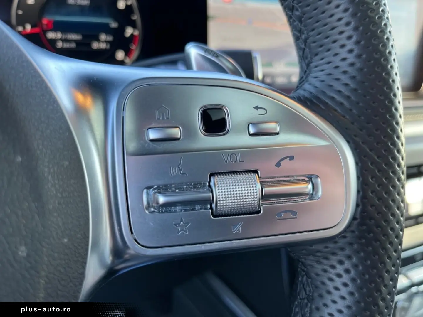 MERCEDES-BENZ G 63 AMG Drivers Package Burmester 360