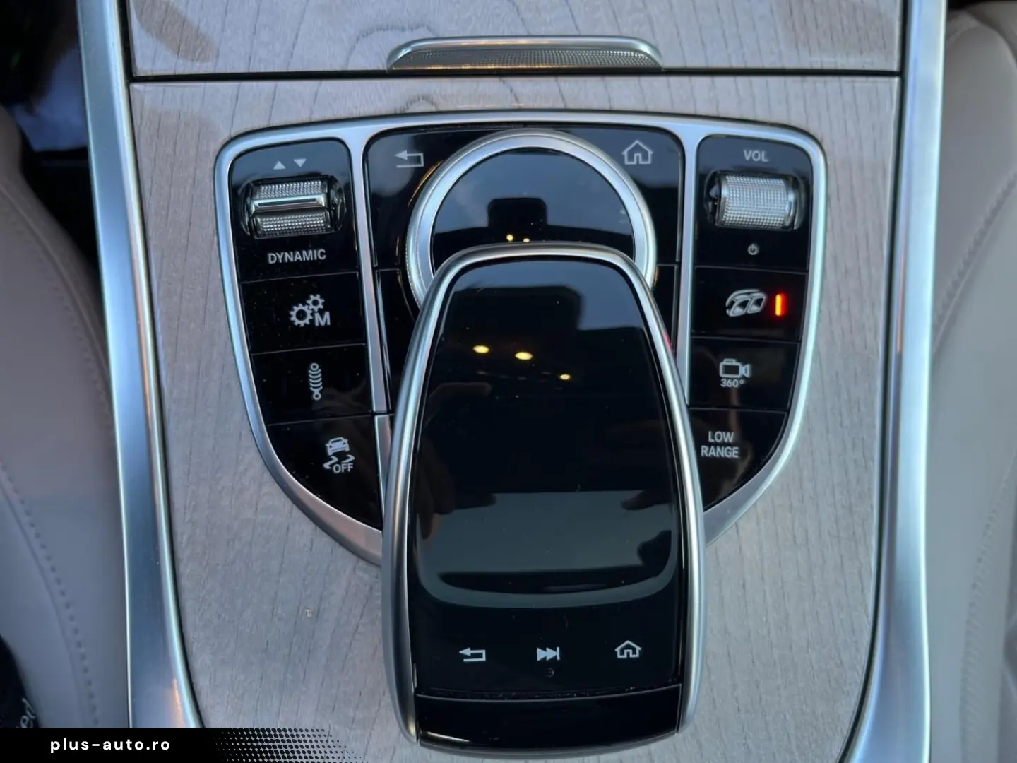 MERCEDES-BENZ G 63 AMG Drivers Package Burmester 360