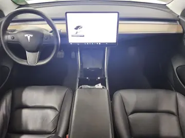 TESLA Model 3 Long Range AWD Dual Motor Leder Nav LED