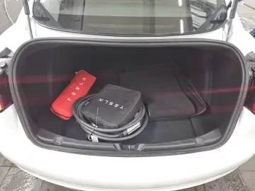 TESLA Model 3 Long Range AWD Dual Motor Leder Nav LED