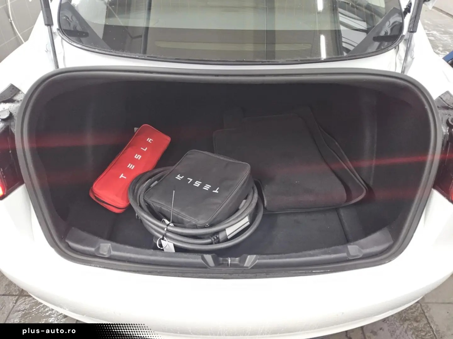 TESLA Model 3 Long Range AWD Dual Motor Leder Nav LED