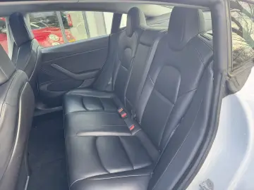 TESLA Model 3 Long Range AWD 75 kWh Premium Audio 85%S