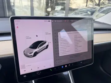 TESLA Model 3 Long Range AWD 75 kWh Premium Audio 85%S