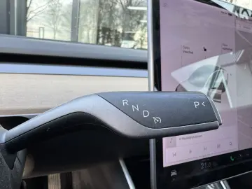 TESLA Model 3 Long Range AWD 75 kWh Premium Audio 85%S