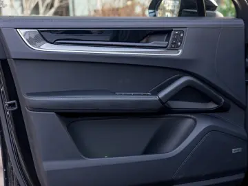 Porsche Cayenne ( preluare leasing )