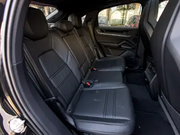 Porsche Cayenne ( preluare leasing )