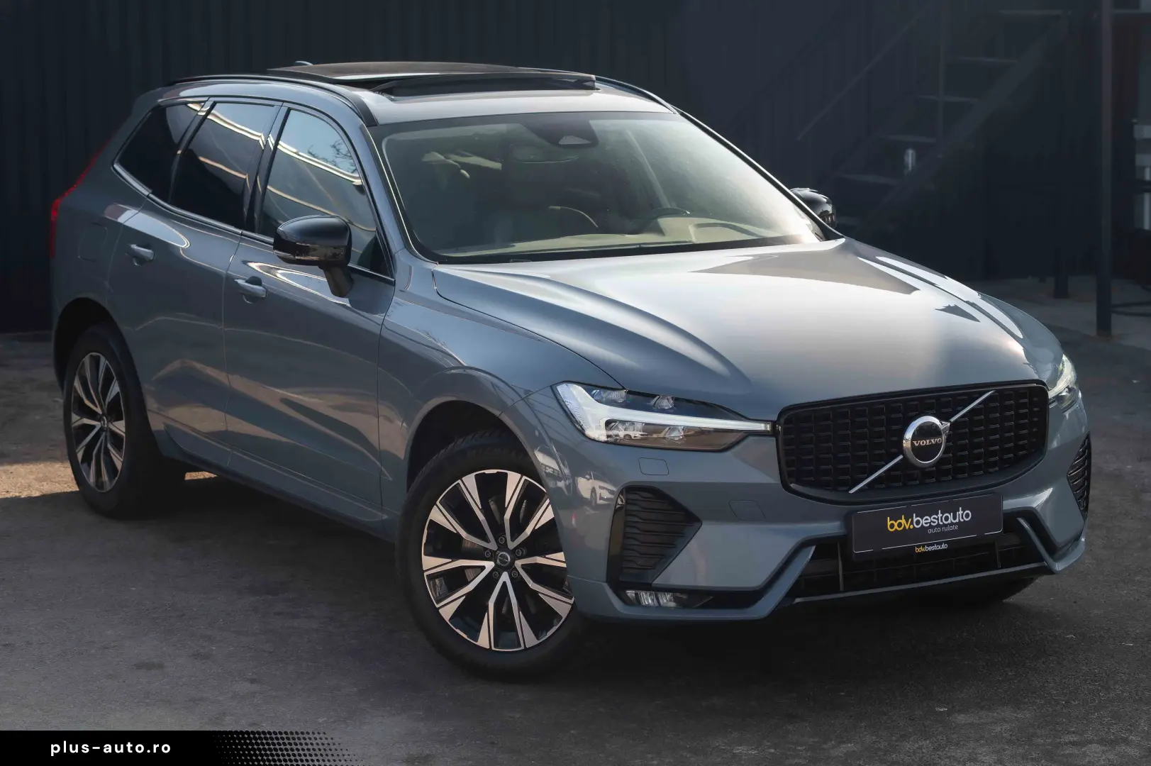 Volvo XC 60 B4 MHEV AT AWD Plus Dark