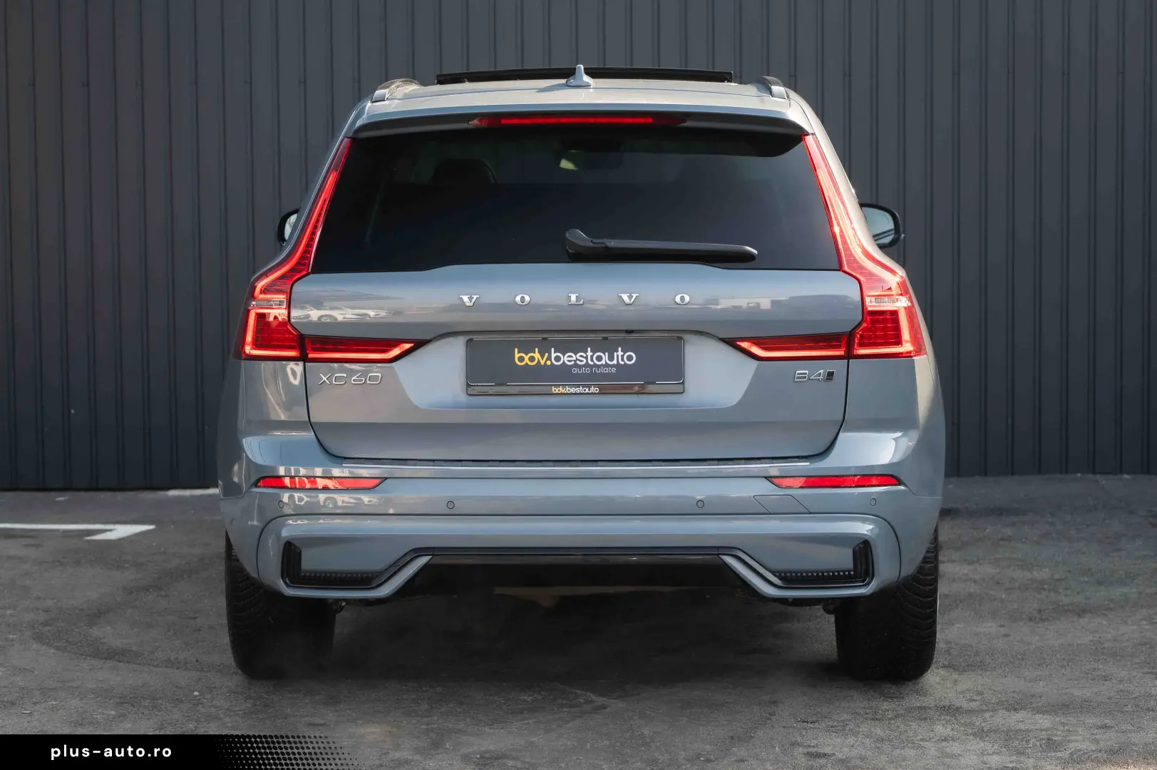 Volvo XC 60 B4 MHEV AT AWD Plus Dark