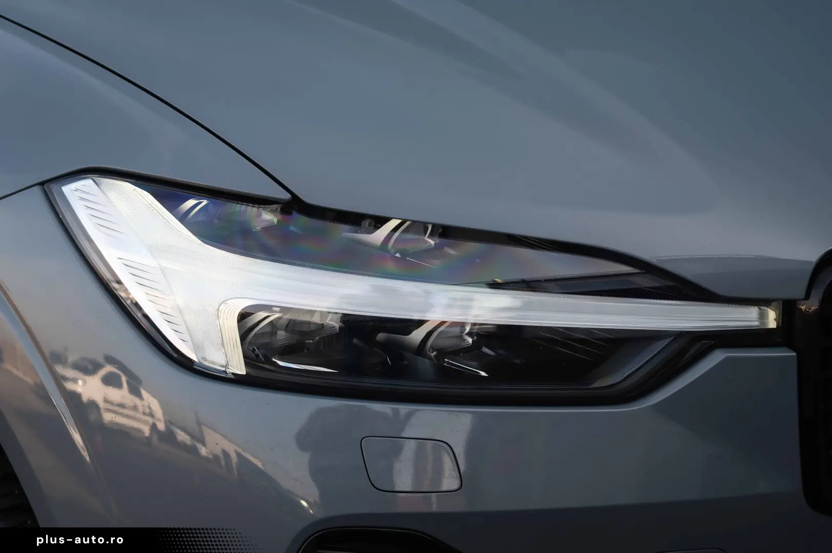 Volvo XC 60 B4 MHEV AT AWD Plus Dark