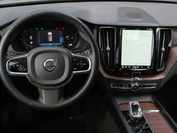 Volvo XC 60 B4 MHEV AT AWD Plus Dark