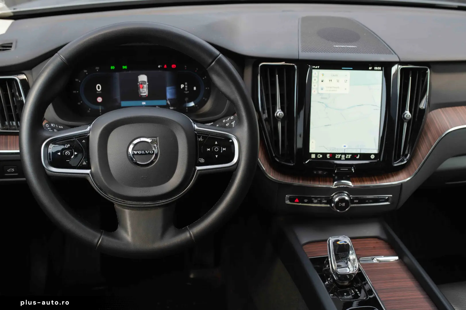 Volvo XC 60 B4 MHEV AT AWD Plus Dark