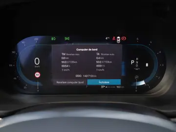 Volvo XC 60 B4 MHEV AT AWD Plus Dark