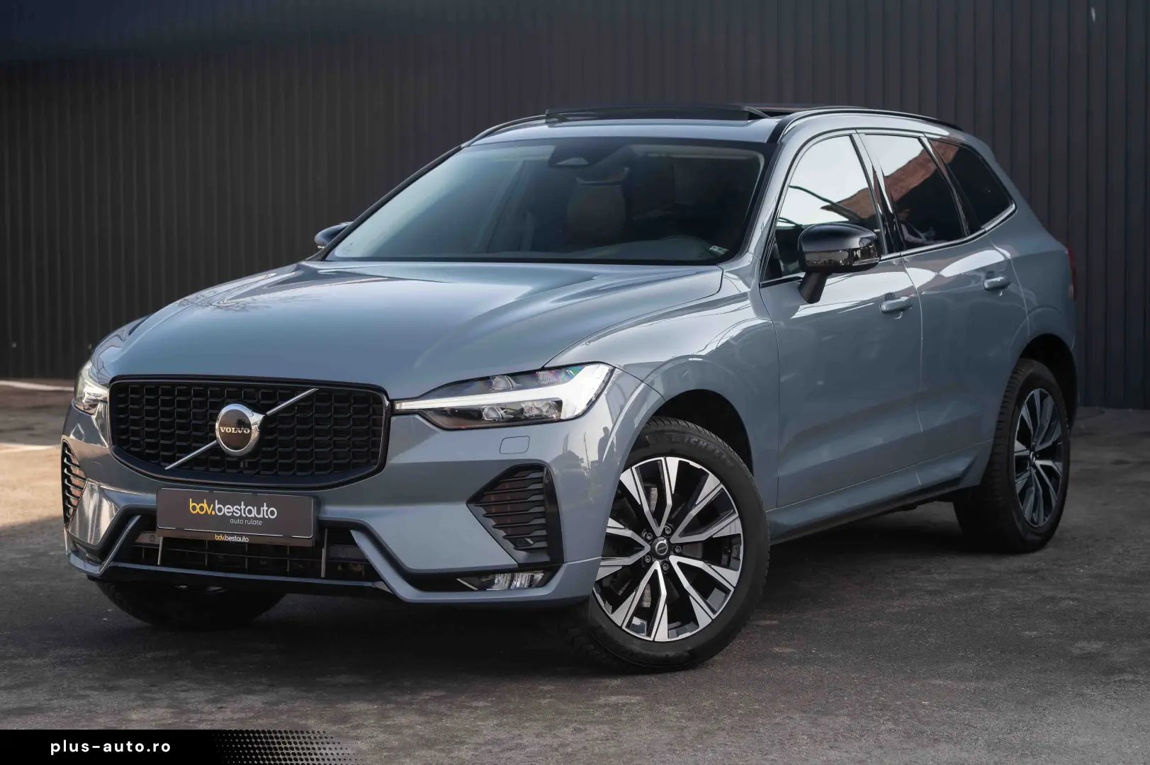 Volvo XC 60 B4 MHEV AT AWD Plus Dark