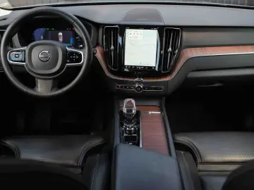 Volvo XC 60 B4 MHEV AT AWD Plus Dark
