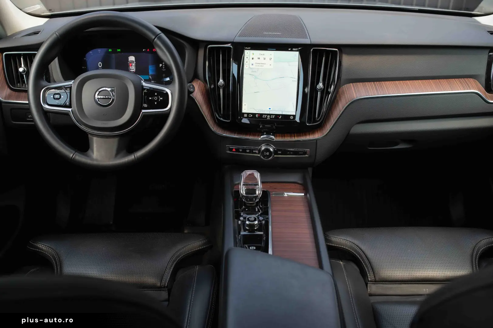 Volvo XC 60 B4 MHEV AT AWD Plus Dark