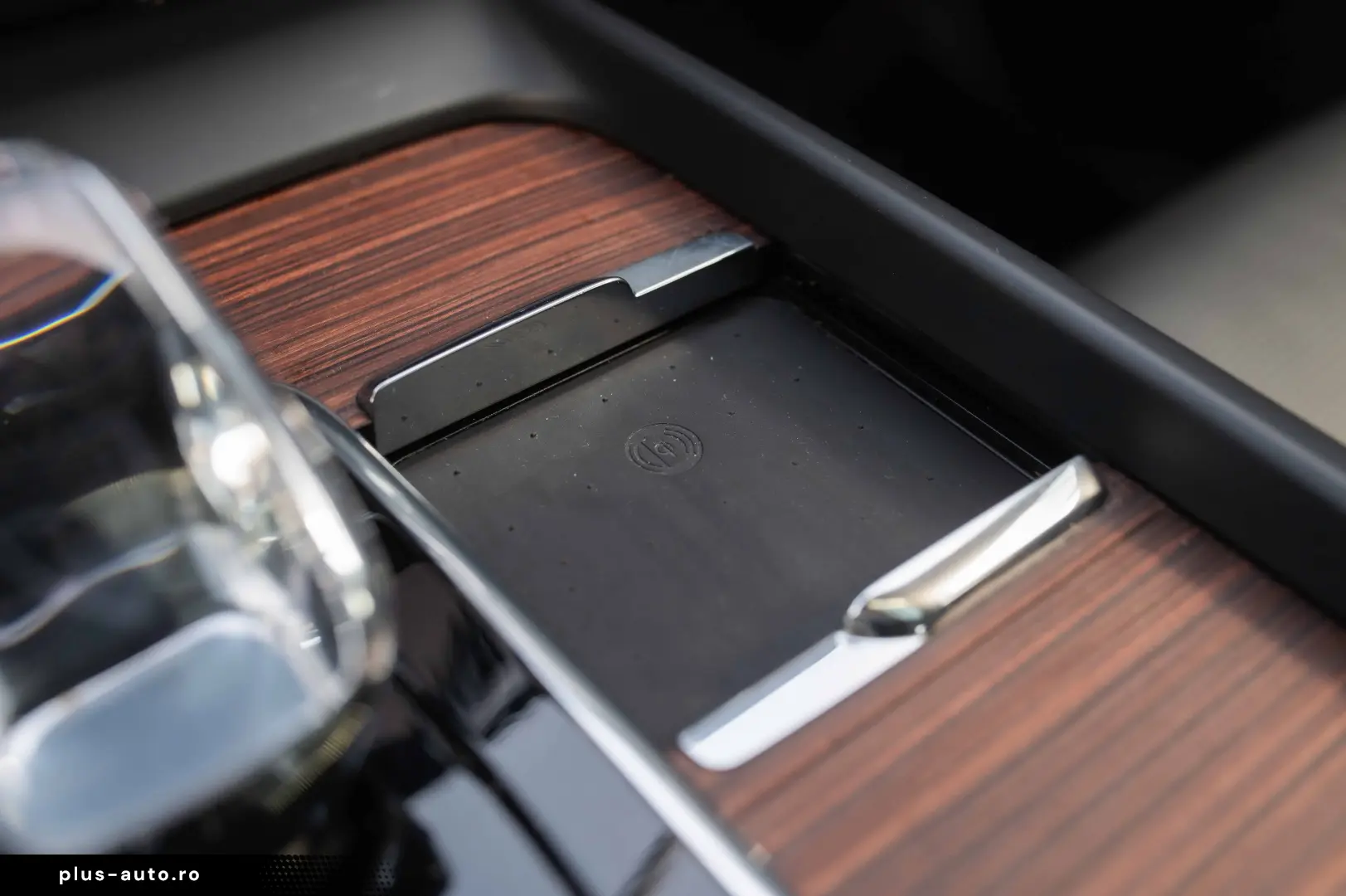 Volvo XC 60 B4 MHEV AT AWD Plus Dark