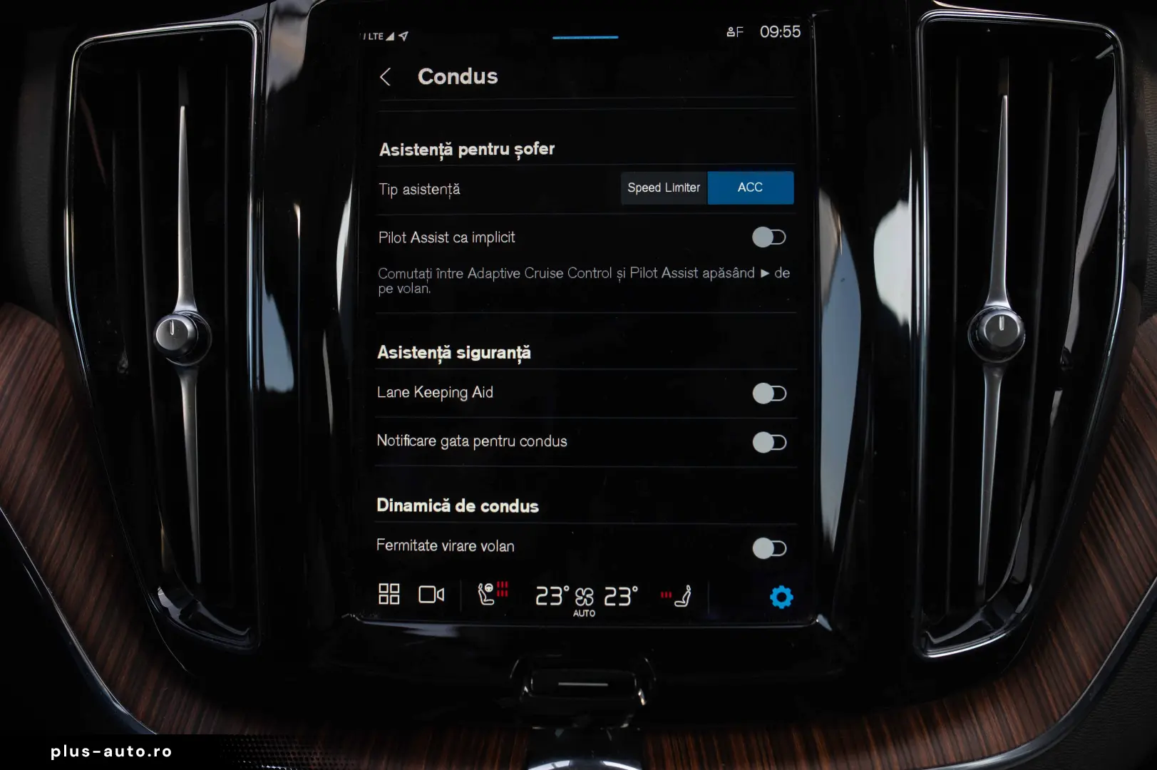 Volvo XC 60 B4 MHEV AT AWD Plus Dark