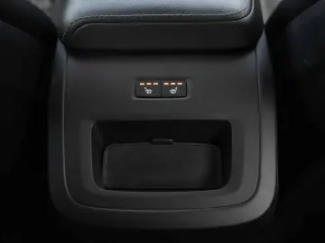 Volvo XC 60 B4 MHEV AT AWD Plus Dark