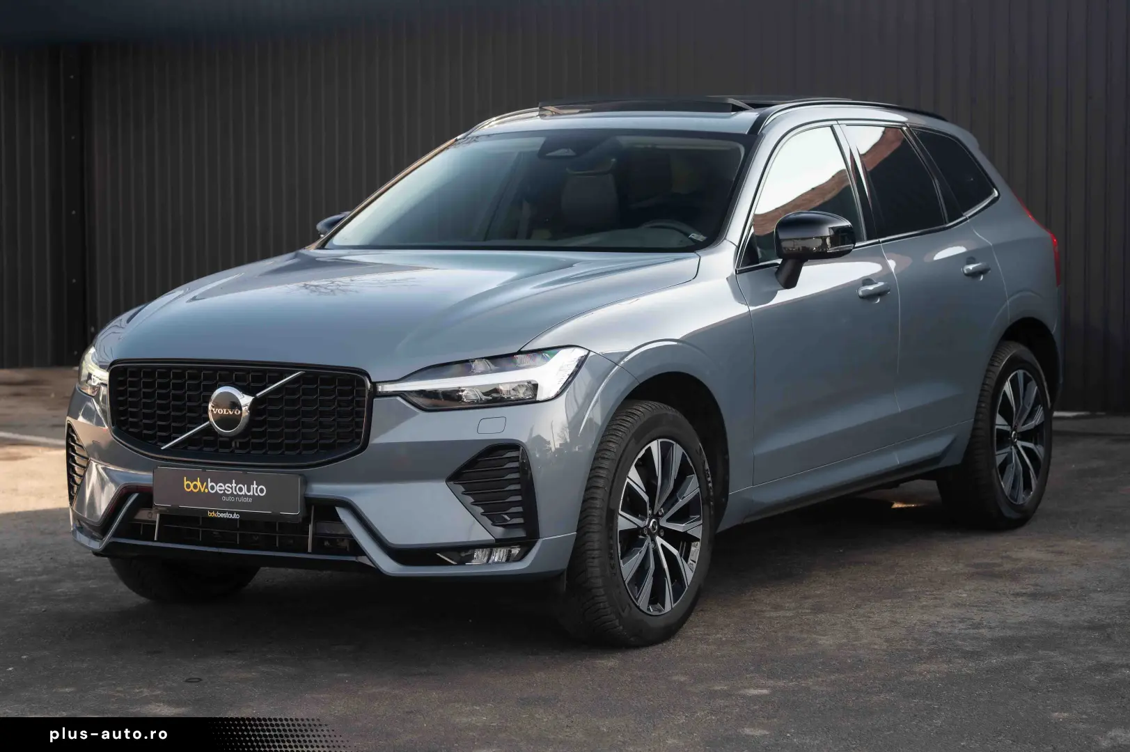 Volvo XC 60 B4 MHEV AT AWD Plus Dark