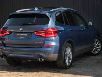 BMW X3 xDrive30e Plug-In Hybrid