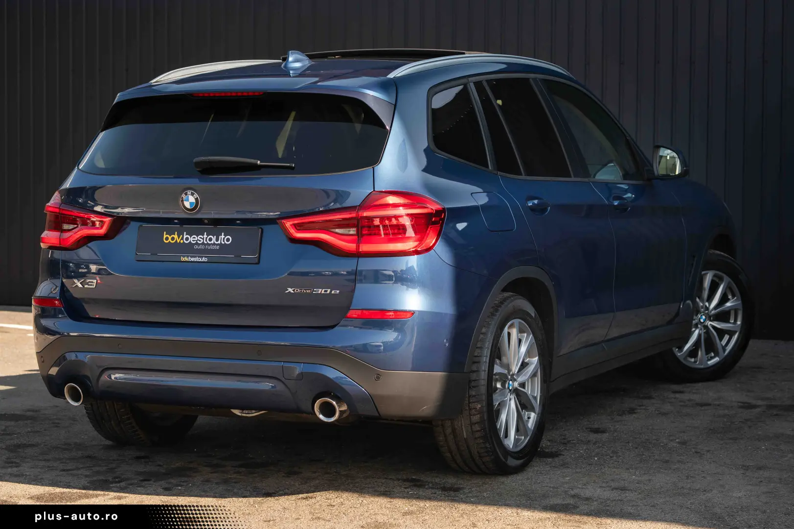 BMW X3 xDrive30e Plug-In Hybrid