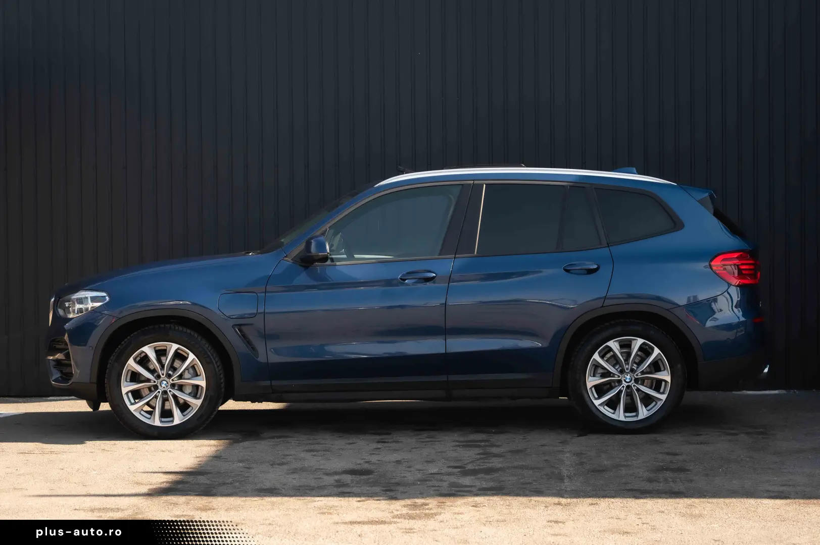 BMW X3 xDrive30e Plug-In Hybrid