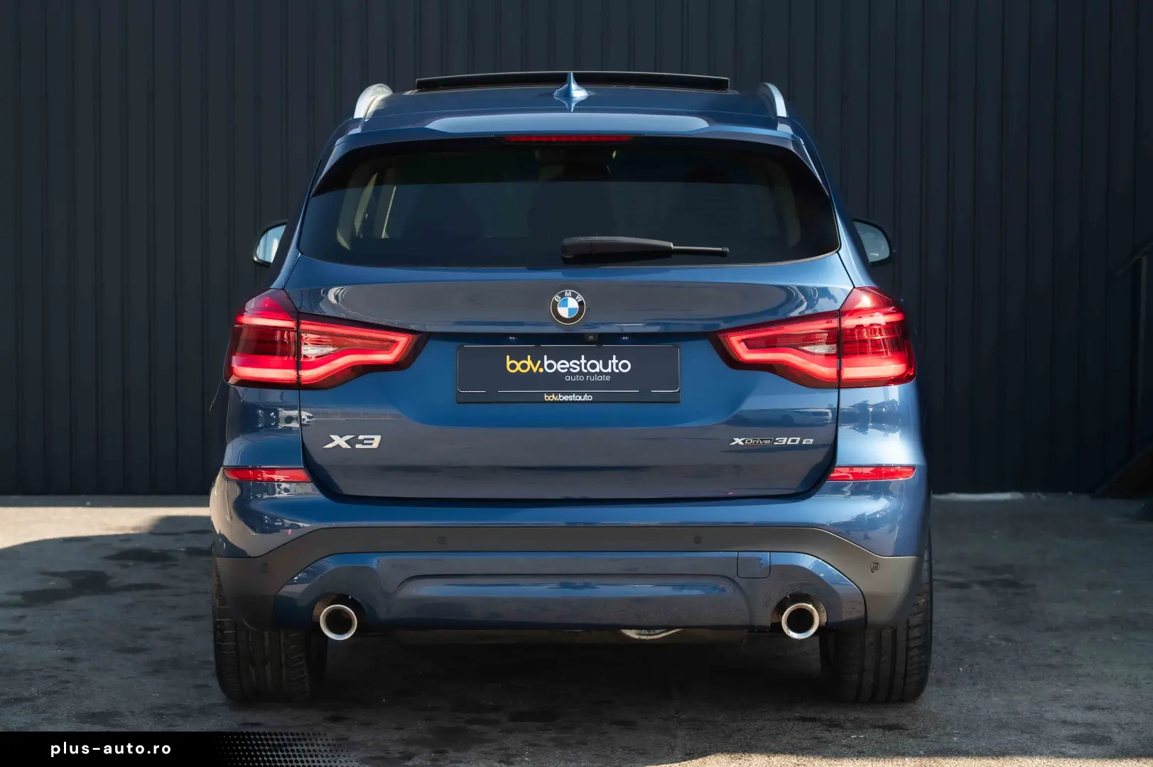BMW X3 xDrive30e Plug-In Hybrid