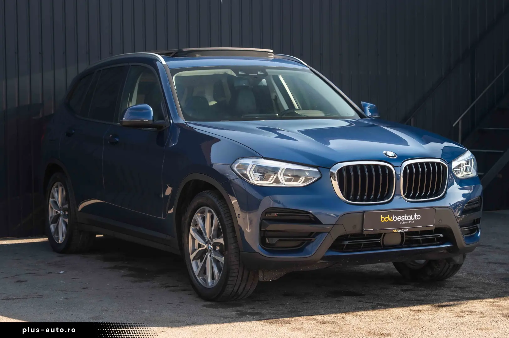 BMW X3 xDrive30e Plug-In Hybrid