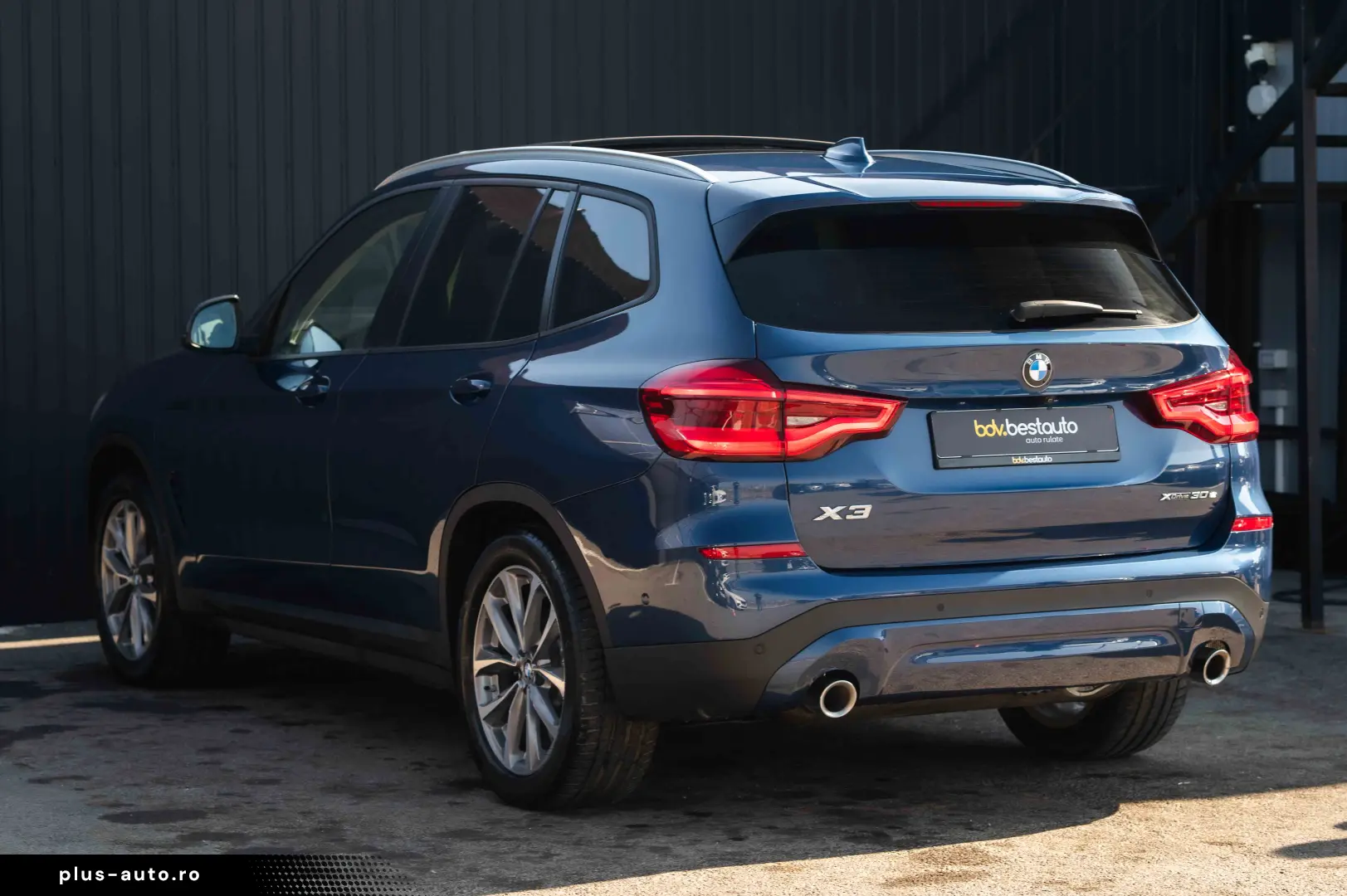 BMW X3 xDrive30e Plug-In Hybrid