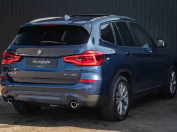 BMW X3 xDrive30e Plug-In Hybrid