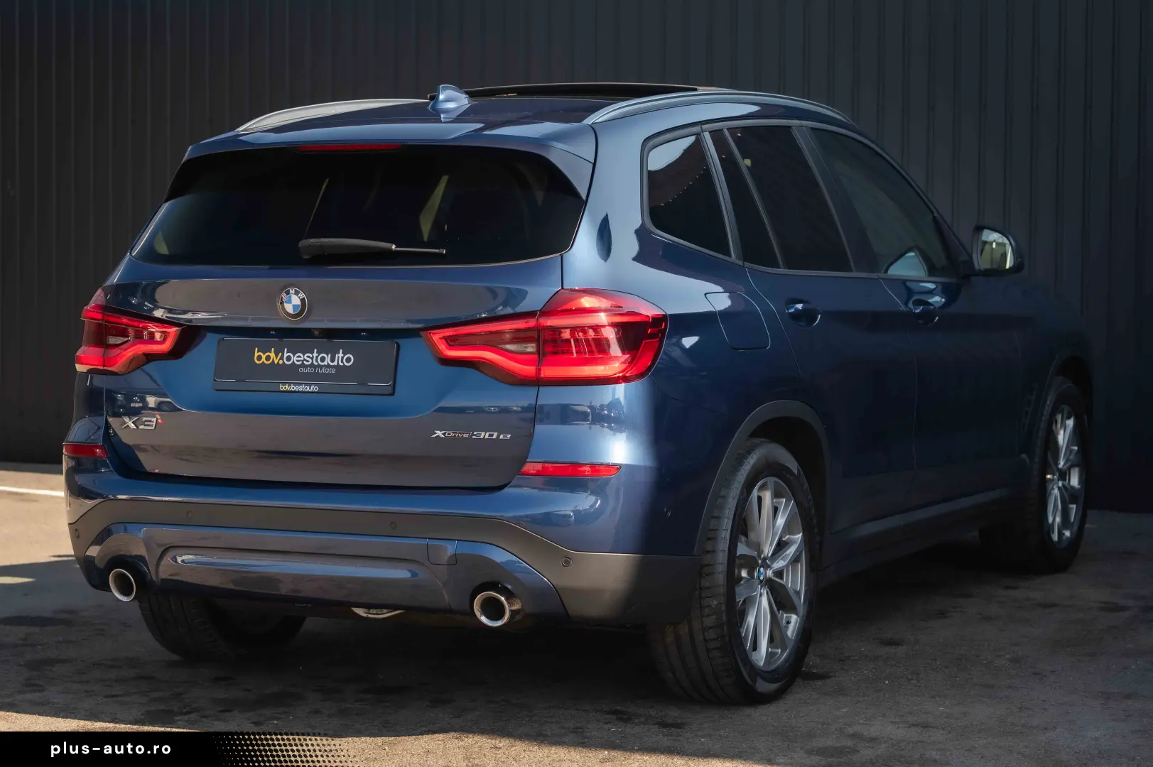 BMW X3 xDrive30e Plug-In Hybrid