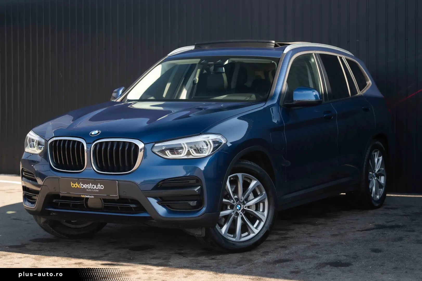 BMW X3 xDrive30e Plug-In Hybrid