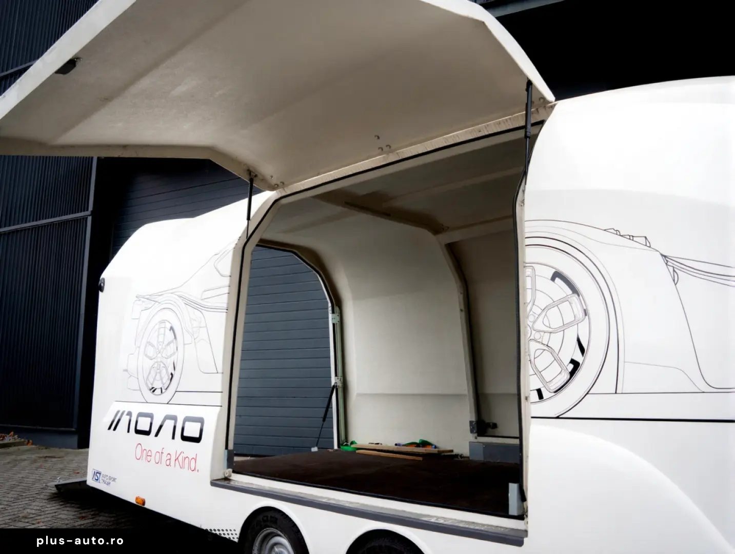 Briggs Automotive BAC Mono - Remorca inchisa inclusa