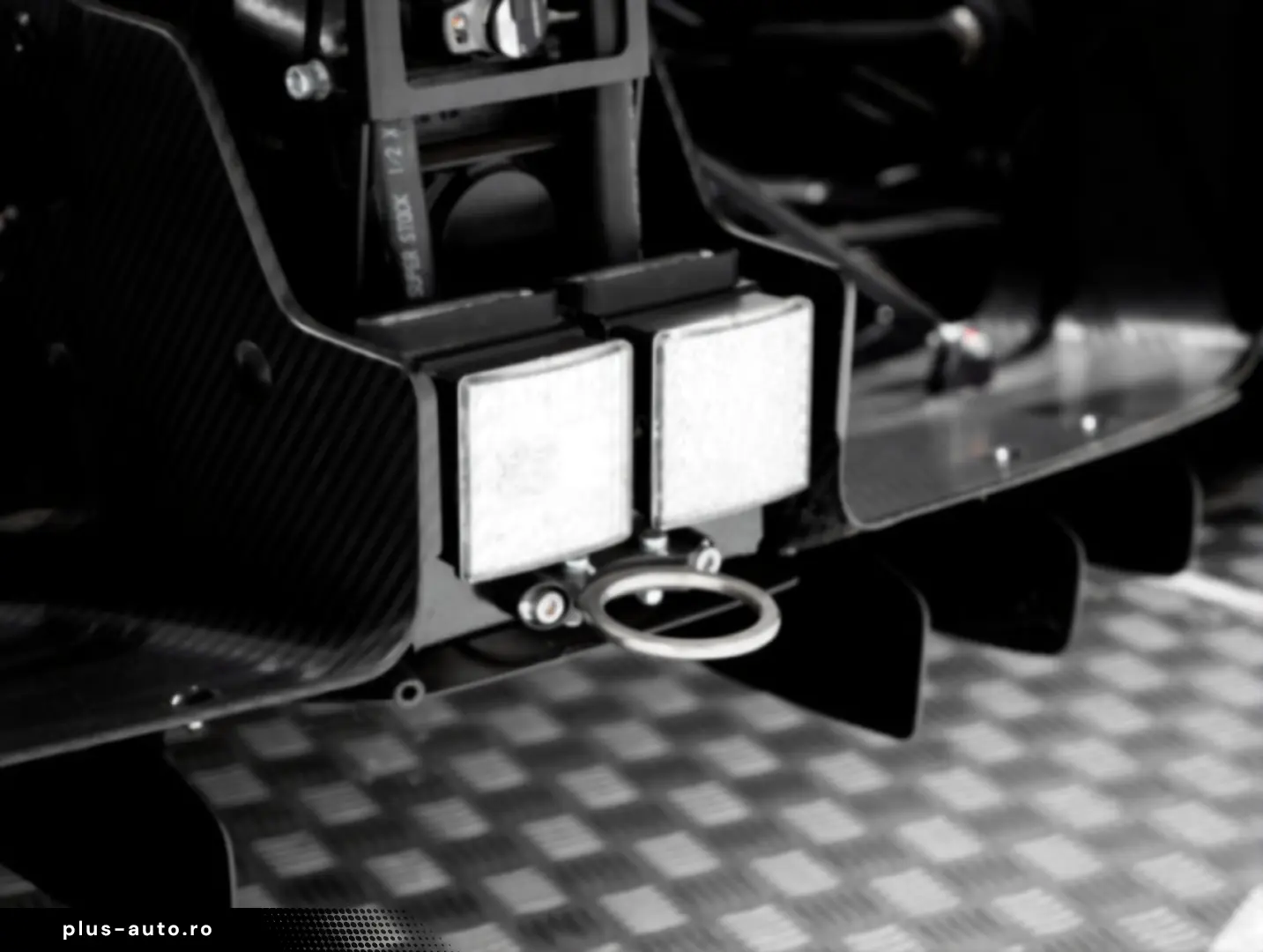 Briggs Automotive BAC Mono - Remorca inchisa inclusa
