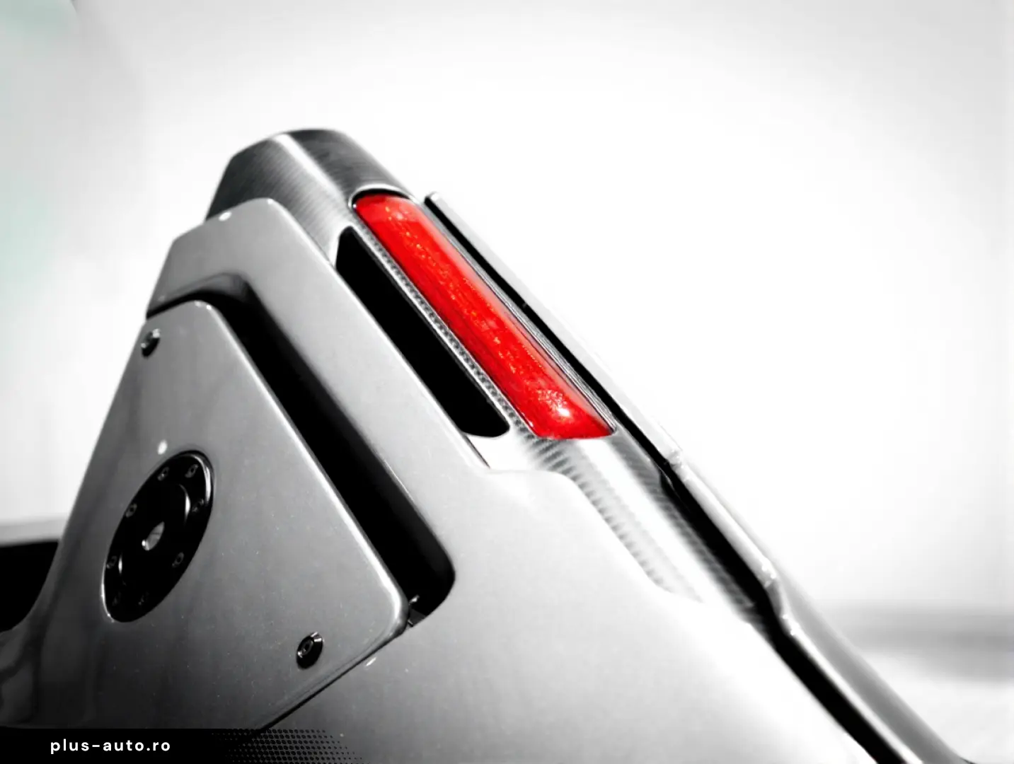 Briggs Automotive BAC Mono - Remorca inchisa inclusa