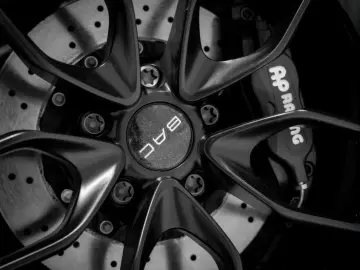 Briggs Automotive BAC Mono - Remorca inchisa inclusa