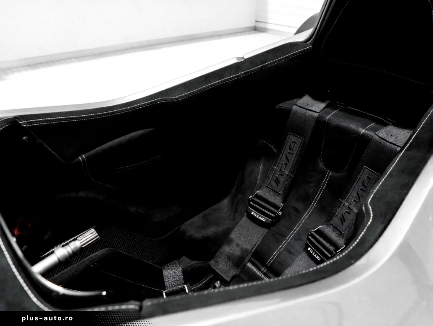 Briggs Automotive BAC Mono - Remorca inchisa inclusa