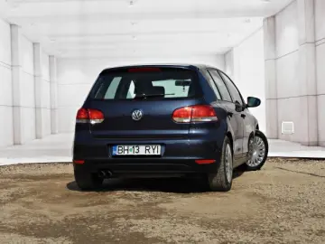 VW GOLF 6   An 2010   Motor 2 0