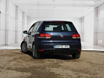 VW GOLF 6   An 2010   Motor 2 0
