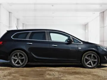 OPEL ASTRA J   An 2013   Motor 2 0