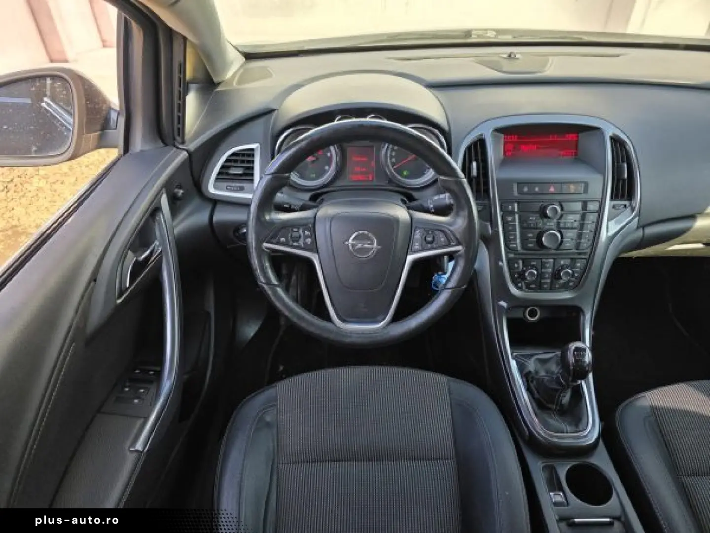 OPEL ASTRA J   An 2013   Motor 2 0