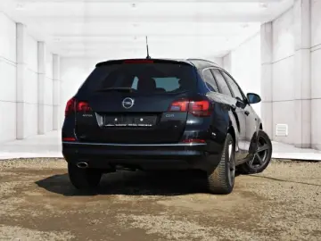 OPEL ASTRA J   An 2013   Motor 2 0