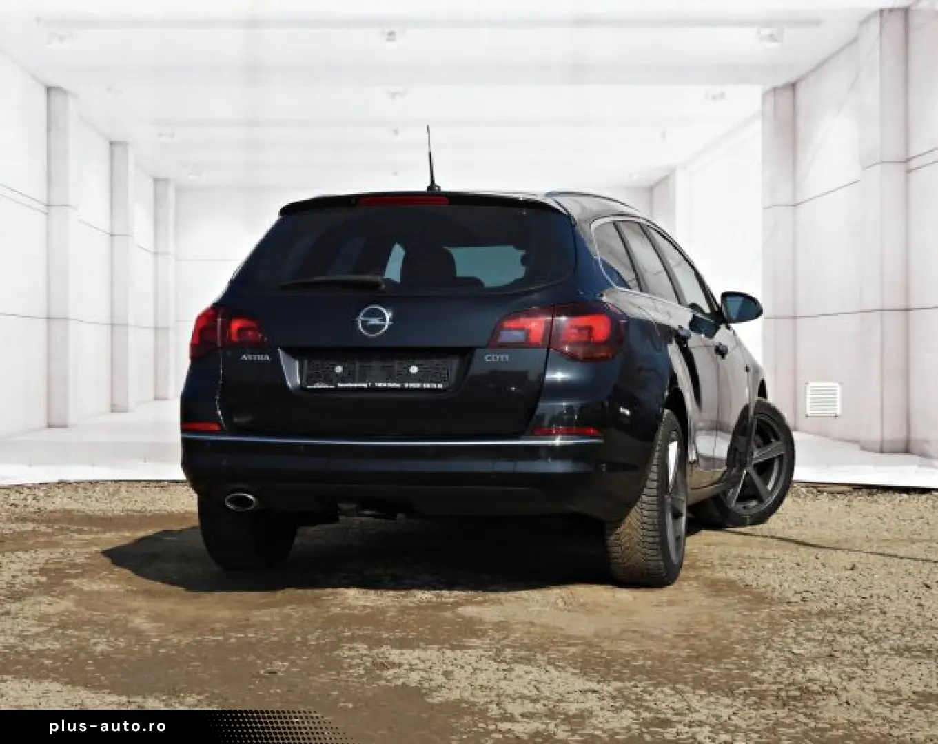 OPEL ASTRA J   An 2013   Motor 2 0