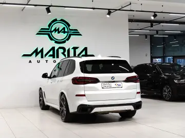 BMW X5 30d M-PAKET 7SITZ ACC LUFT PANO 3D H&K LASER