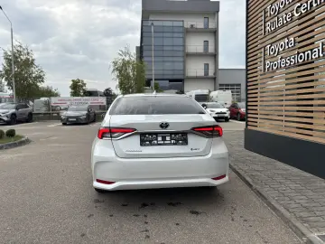 Toyota Corolla 1.8 HSD Dynamic